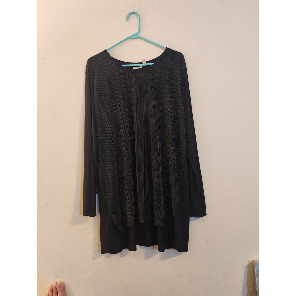 LOGO by Lori Goldstein Size Large BlacK knit Plisse Mixed Media HiLo Top Holiday